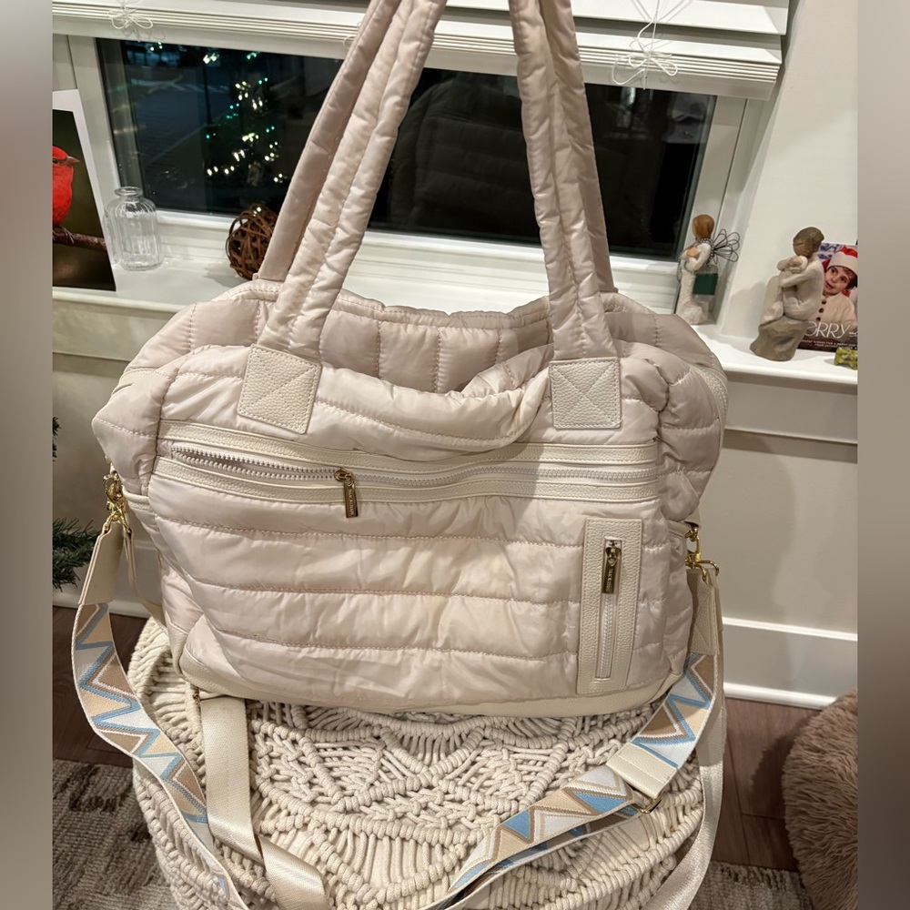Isaac Mizrahi  Cream Puffer Large  Tote Bag